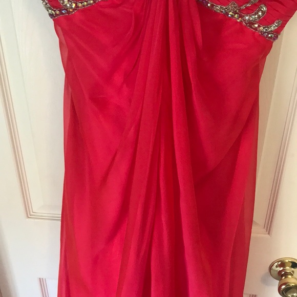 Formal sleeveless gown with sequins - Picture 3 of 6